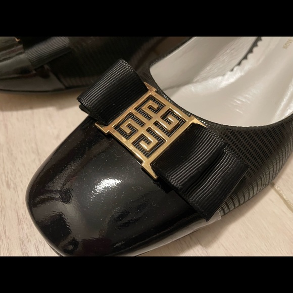 Shoes - Picture 8 of 11